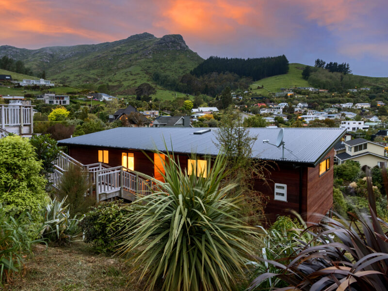 Sun, Sea, Panoramic Views: Spacious Cass Bay Beach house