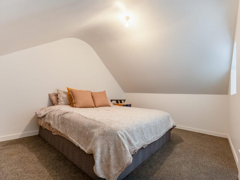 A Tranquil Escape in Te Horo with Hot Tub and breakfast