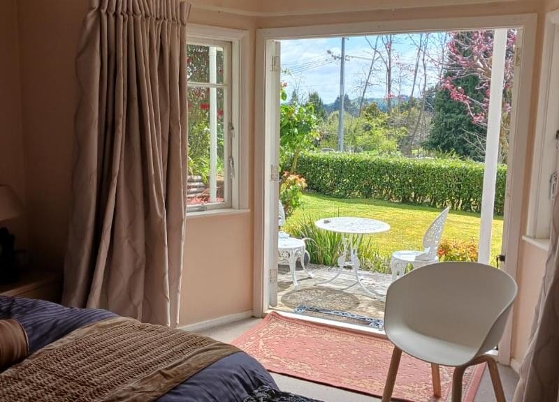 Magpie Cottage Homestay Bed & Breakfast