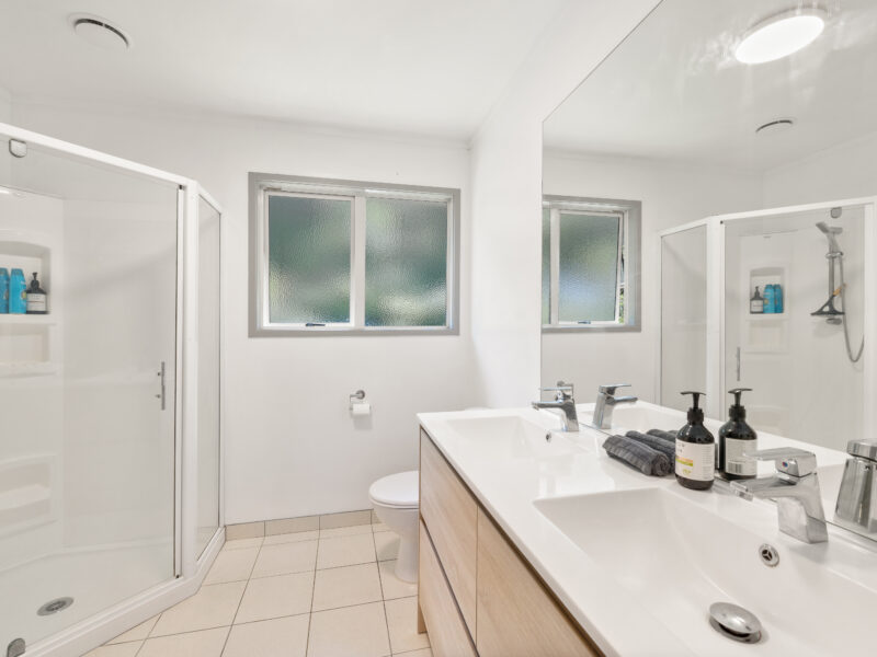 Sunny Paihia Retreat with BBQ, Spa and Pool