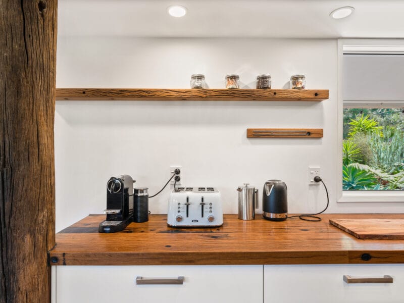 Sunny Paihia Retreat with BBQ, Spa and Pool