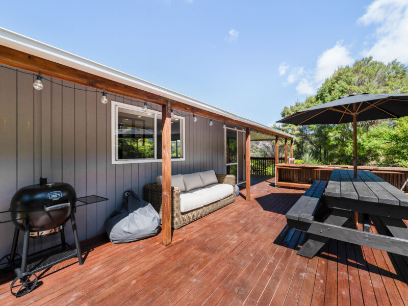 Sunny Paihia Retreat with BBQ, Spa and Pool