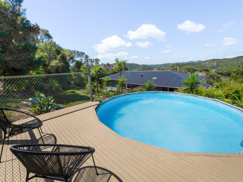 Sunny Paihia Retreat with BBQ, Spa and Pool