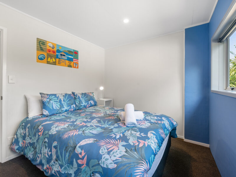 Sunny Paihia Retreat with BBQ, Spa and Pool