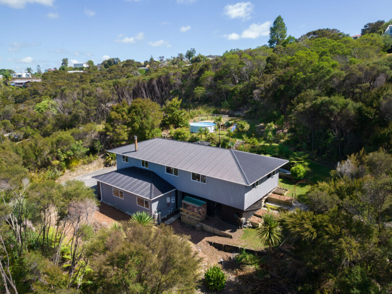 Sunny Paihia Retreat with BBQ, Spa and Pool