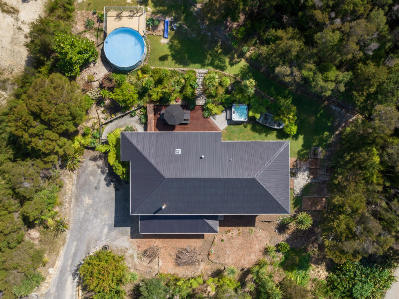 Sunny Paihia Retreat with BBQ, Spa and Pool