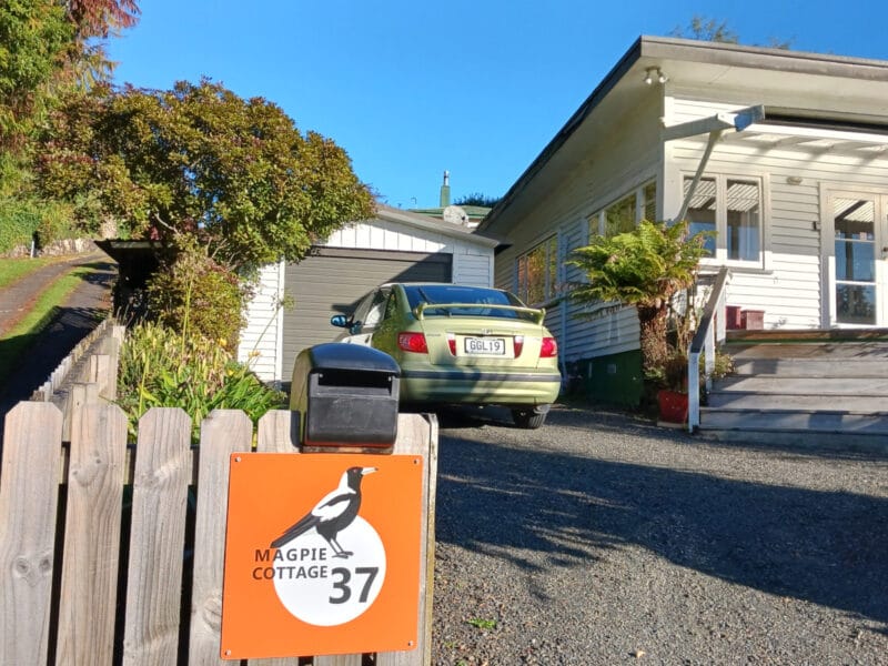 Magpie Cottage Homestay Bed & Breakfast