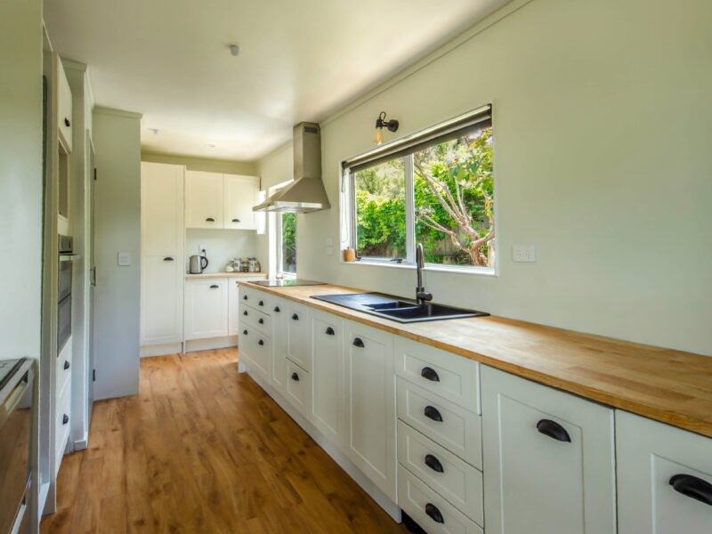 City Convenience with Rural Views in Nelson City