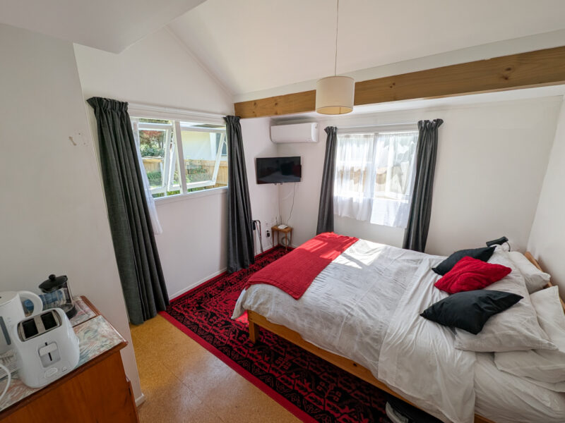 Comfortable, private sleepout