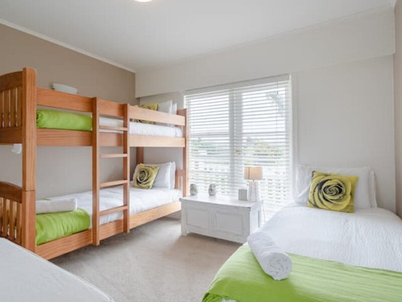 Sunny & Spacious 6-Bedroom Home Overlooking Orewa Estuary