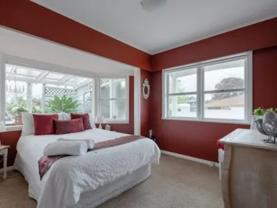 Sunny & Spacious 6-Bedroom Home Overlooking Orewa Estuary