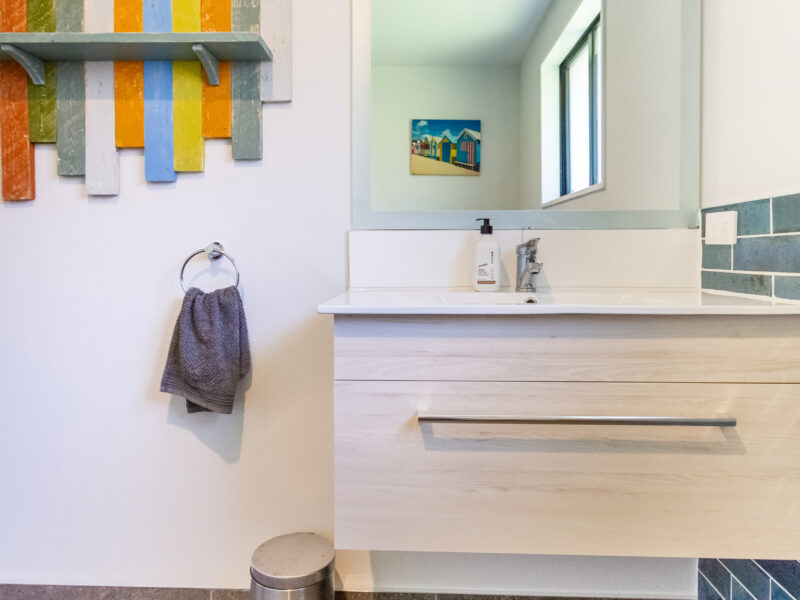 Sun, Sea, Panoramic Views: Spacious Cass Bay Beach house