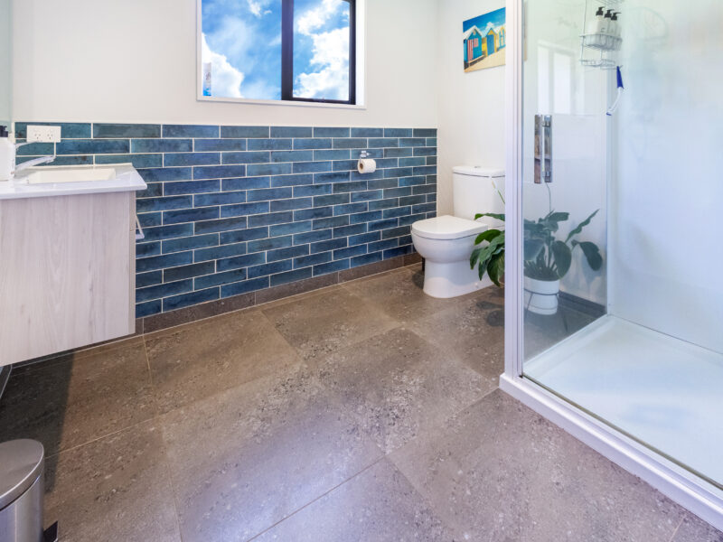 Sun, Sea, Panoramic Views: Spacious Cass Bay Beach house