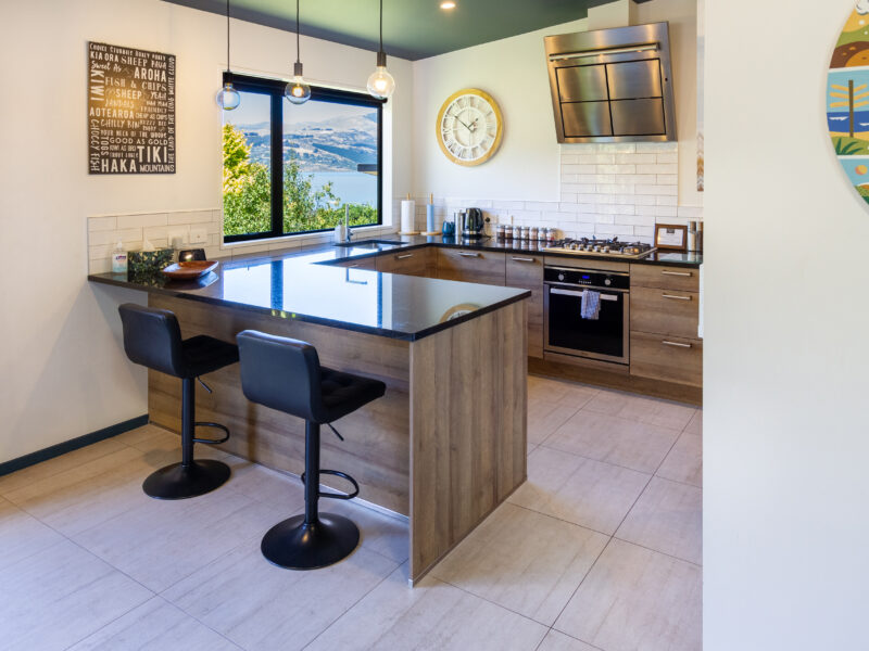 Sun, Sea, Panoramic Views: Spacious Cass Bay Beach house