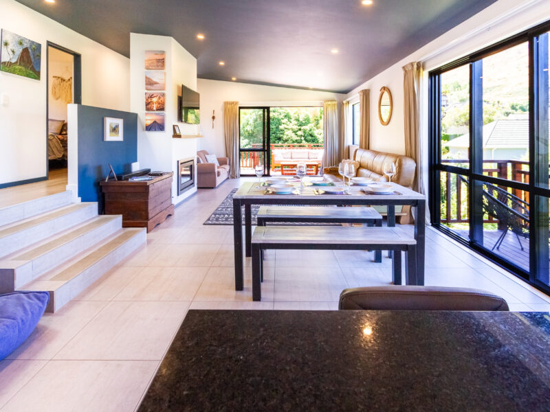 Sun, Sea, Panoramic Views: Spacious Cass Bay Beach house