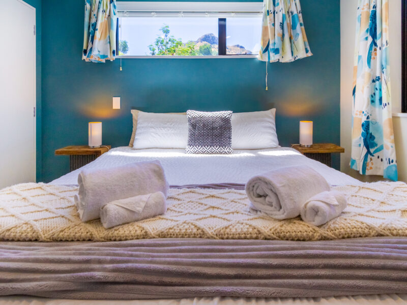 Sun, Sea, Panoramic Views: Spacious Cass Bay Beach house