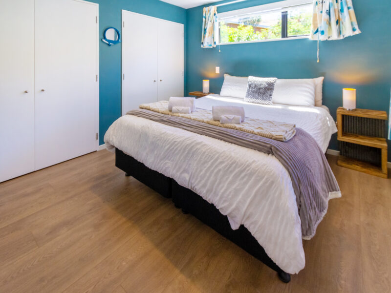 Sun, Sea, Panoramic Views: Spacious Cass Bay Beach house