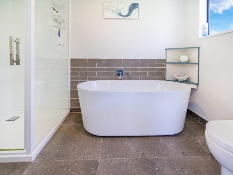 Sun, Sea, Panoramic Views: Spacious Cass Bay Beach house