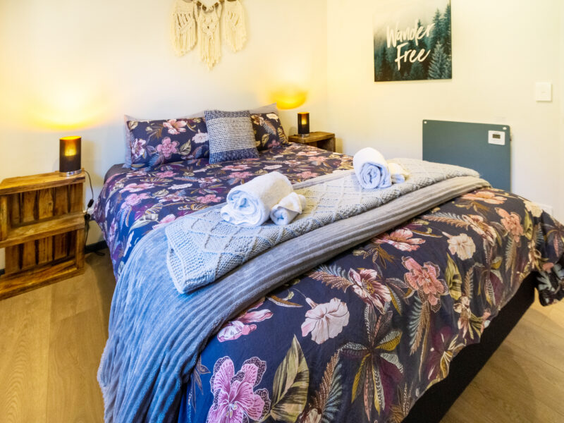 Sun, Sea, Panoramic Views: Spacious Cass Bay Beach house