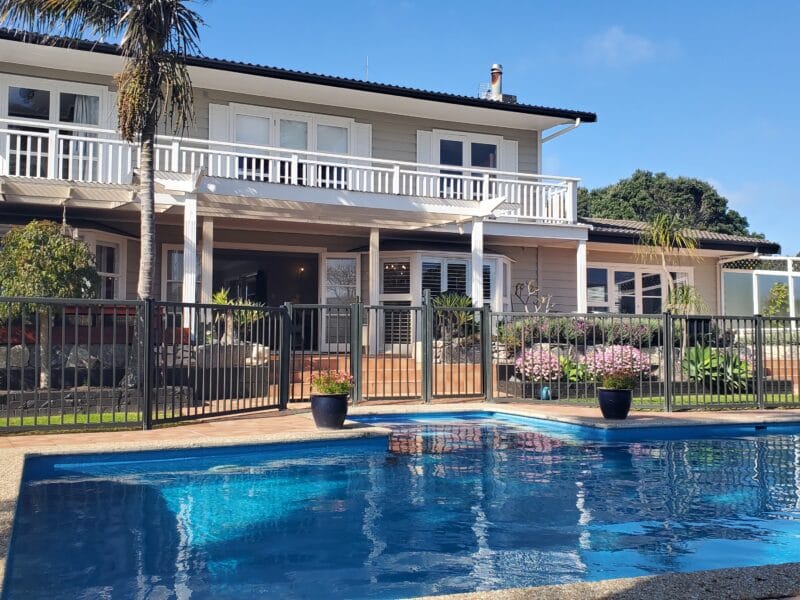 Sunny & Spacious 6-Bedroom Home Overlooking Orewa Estuary