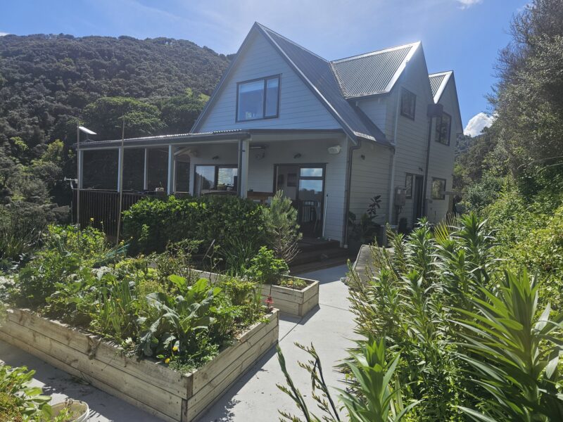 WAIKAWAU RETREAT -Thames Coast seaviews.