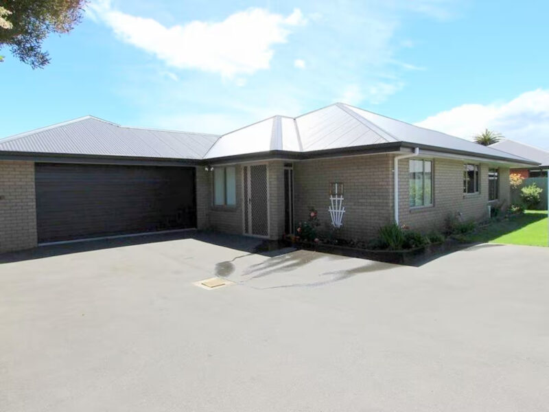 Modern warm 3 bedroom townhouse