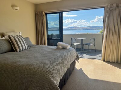 Lakeview Apartment