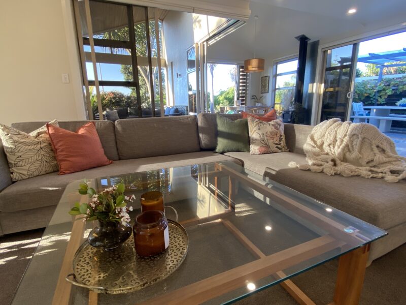 Great for large families - pool, spa, games room!