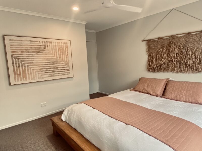 Great for large families - pool, spa, games room!