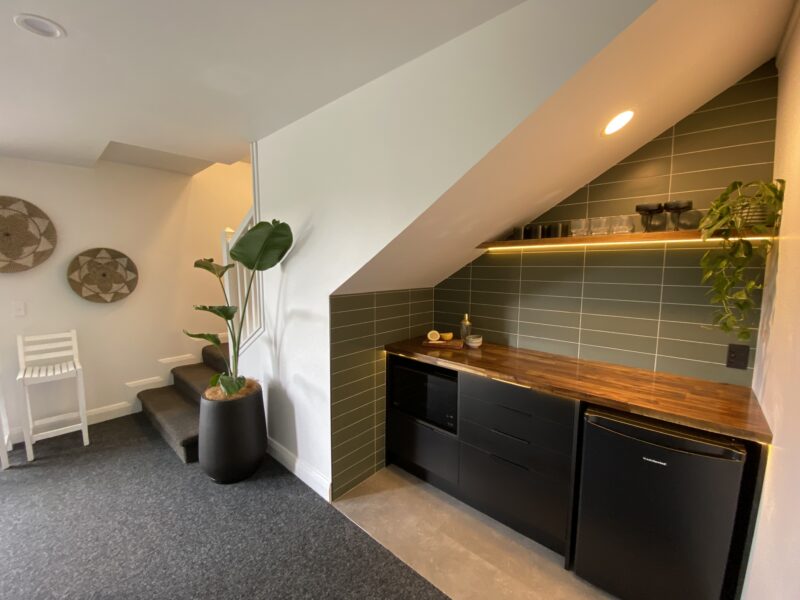 Great for large families - pool, spa, games room!