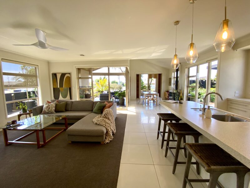 Great for large families - pool, spa, games room!