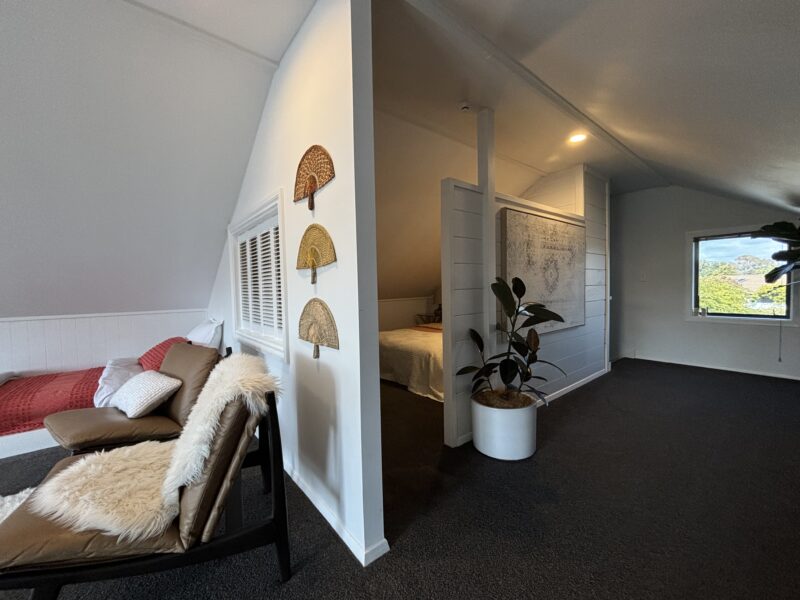 Great for large families - pool, spa, games room!