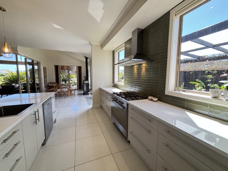 Great for large families - pool, spa, games room!