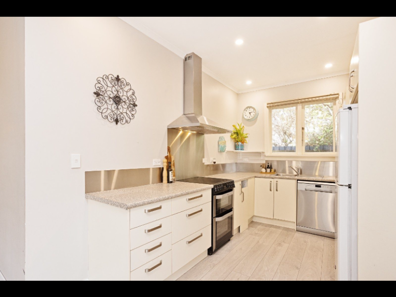 Big bungalow in popular Windsor