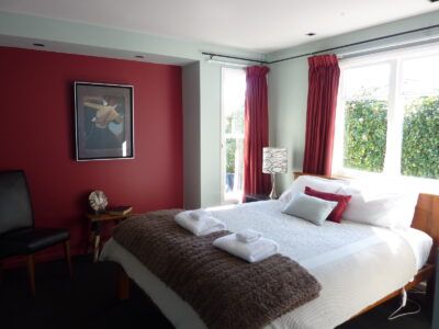 Selah Retreat - Peaceful with a Stunning View!