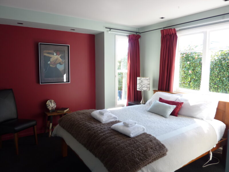 Selah Retreat - Peaceful with a Stunning View!