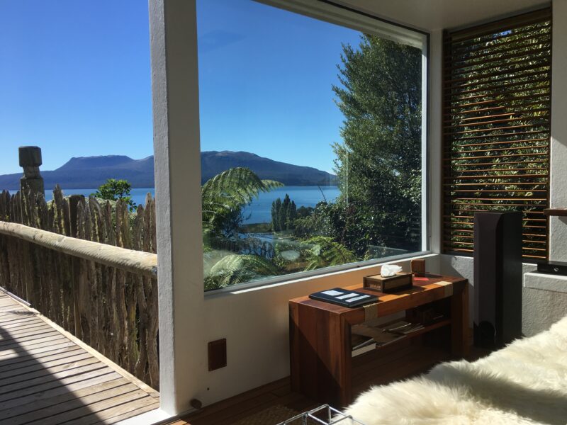 te Whare - Lake Tarawera (Aroha Suite)