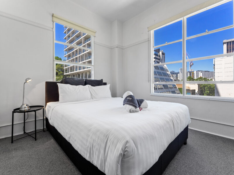 NY Style 3 Bed Character Apartment in Auckland CBD