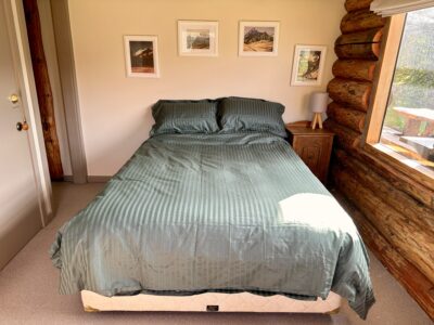 Log Cabin, Views, Walk to Town