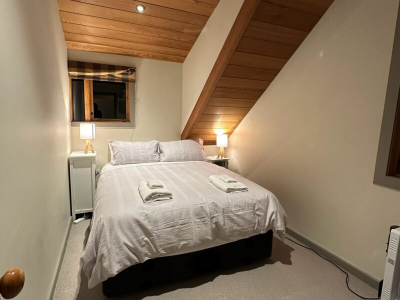 Log Cabin, Views, Walk to Town