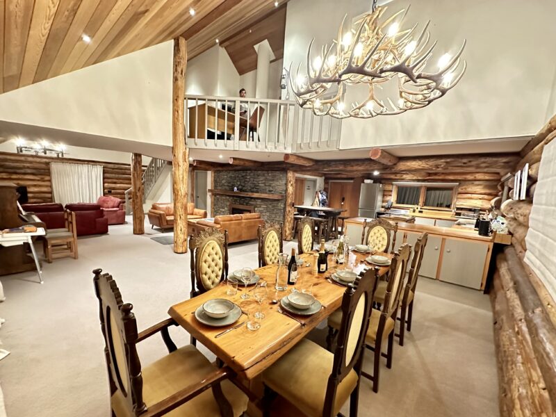 Log Cabin, Views, Walk to Town