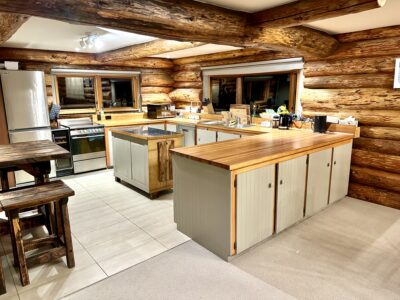 Log Cabin, Views, Walk to Town