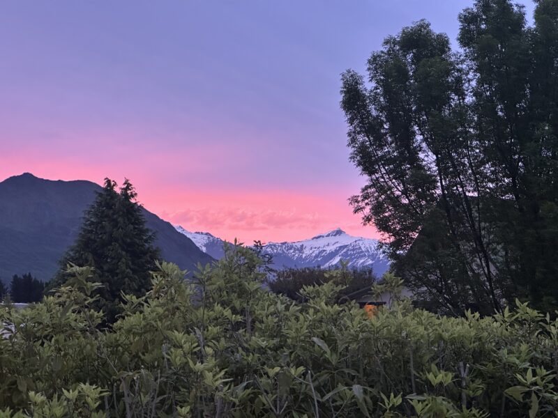Log Cabin, Views, Walk to Town