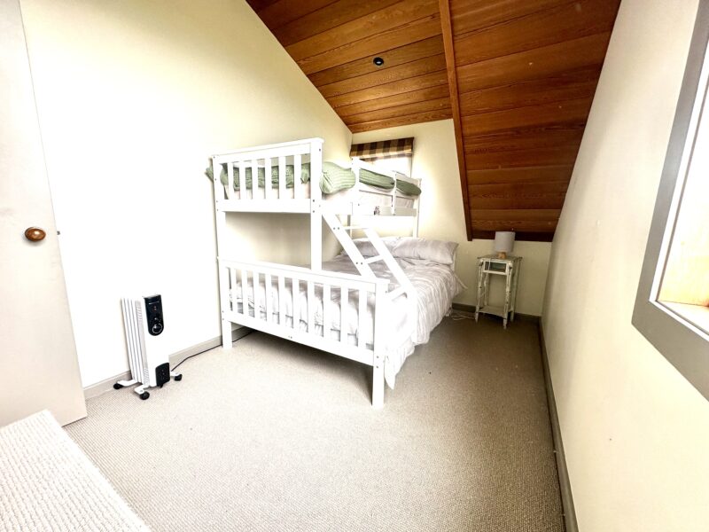 Log Cabin, Views, Walk to Town