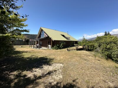 Log Cabin, Views, Walk to Town