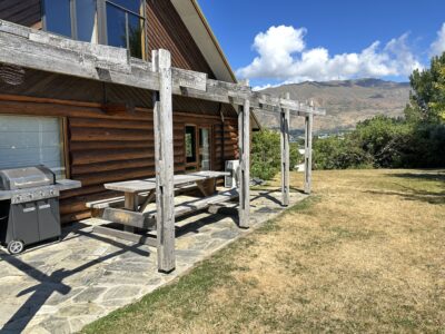 Log Cabin, Views, Walk to Town
