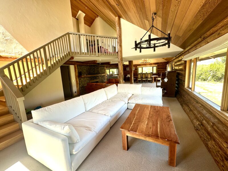 Log Cabin, Views, Walk to Town