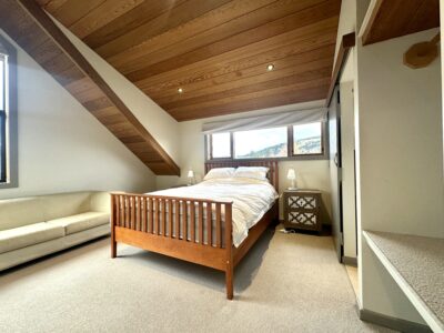 Log Cabin, Views, Walk to Town