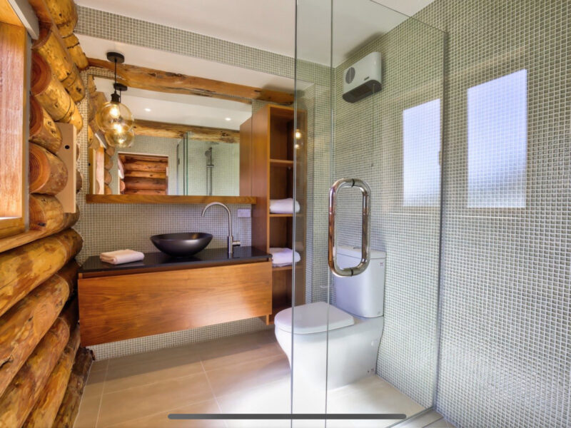 Log Cabin, Views, Walk to Town