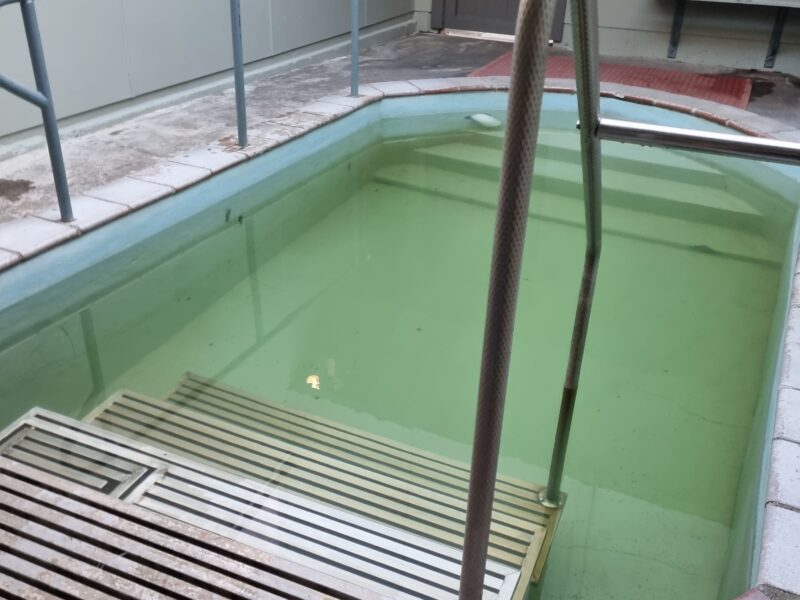 Sweeping Lake View Retreat